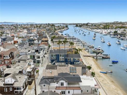 1105 N Bay Front  , Newport Beach, CA