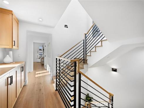330  Onyx Avenue  , Newport Beach, CA