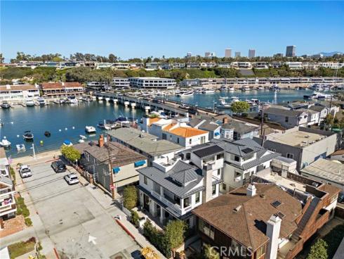 330  Onyx Avenue  , Newport Beach, CA