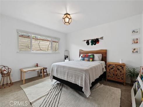 2284  Redlands  , Newport Beach, CA