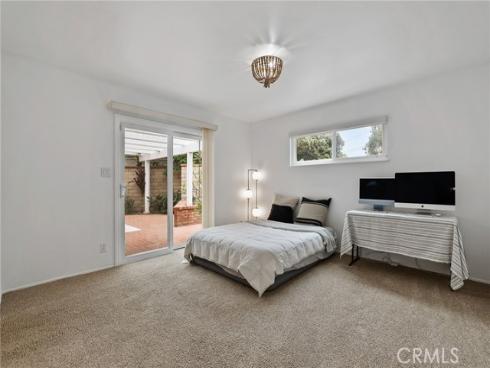 2284  Redlands  , Newport Beach, CA