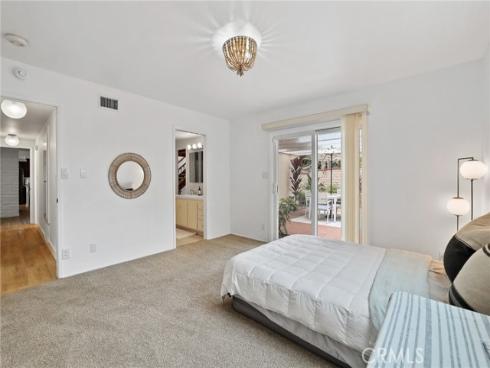 2284  Redlands  , Newport Beach, CA