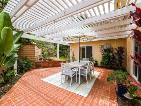 2284  Redlands  , Newport Beach, CA