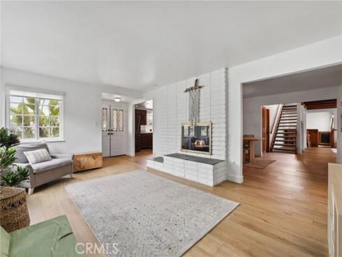 2284  Redlands  , Newport Beach, CA