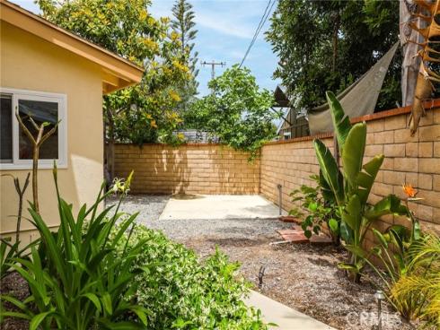 2284  Redlands  , Newport Beach, CA
