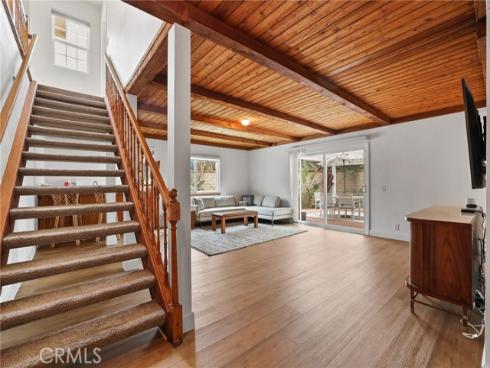 2284  Redlands  , Newport Beach, CA