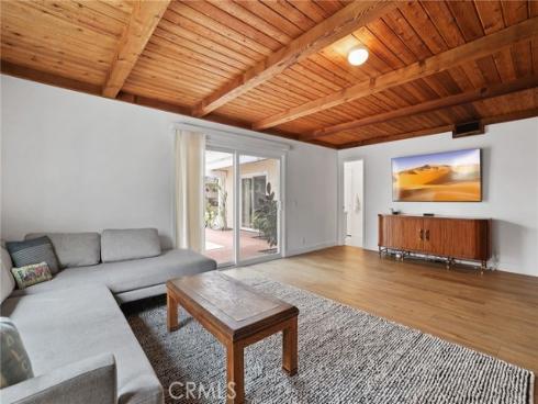2284  Redlands  , Newport Beach, CA