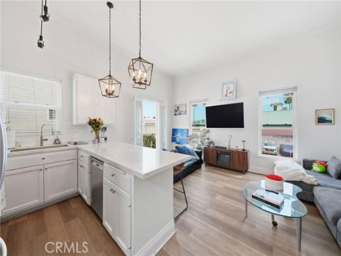 2202 W Oceanfront  , Newport Beach, CA