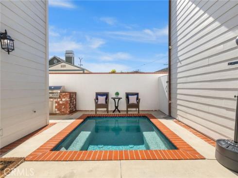 2401  Clay  , Newport Beach, CA