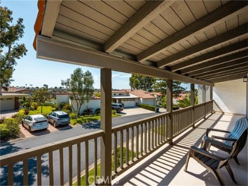 2108  Vista Entrada  , Newport Beach, CA