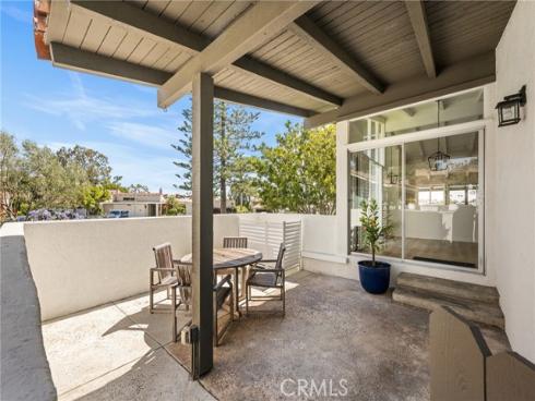 2108  Vista Entrada  , Newport Beach, CA
