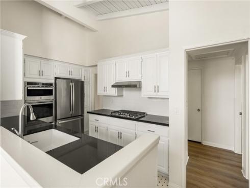 2108  Vista Entrada  , Newport Beach, CA