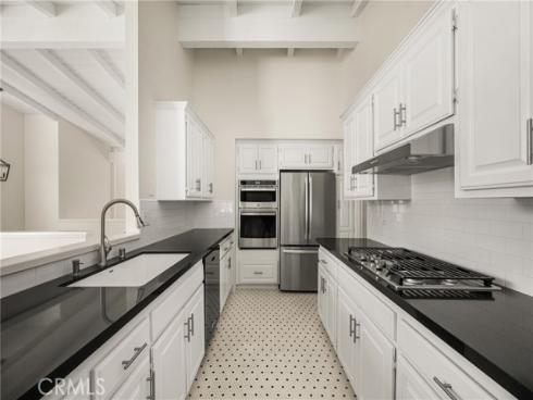 2108  Vista Entrada  , Newport Beach, CA