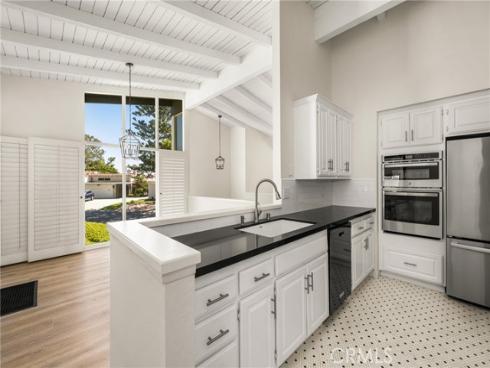 2108  Vista Entrada  , Newport Beach, CA