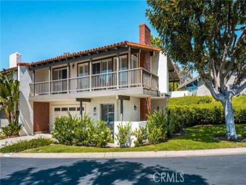 2108  Vista Entrada  , Newport Beach, CA