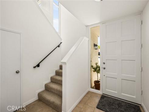 2108  Vista Entrada  , Newport Beach, CA