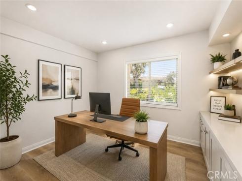2108  Vista Entrada  , Newport Beach, CA