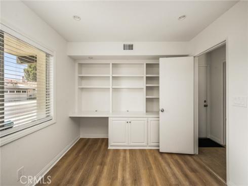 2108  Vista Entrada  , Newport Beach, CA