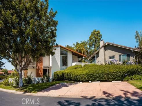 2108  Vista Entrada  , Newport Beach, CA