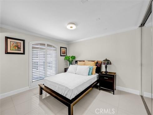 500  Cagney  217 , Newport Beach, CA