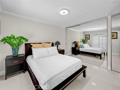 500  Cagney  217 , Newport Beach, CA