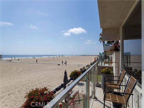 6704 W Oceanfront  , Newport Beach, CA
