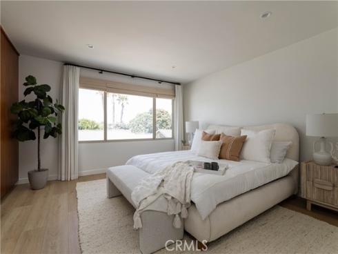 6704 W Oceanfront  , Newport Beach, CA