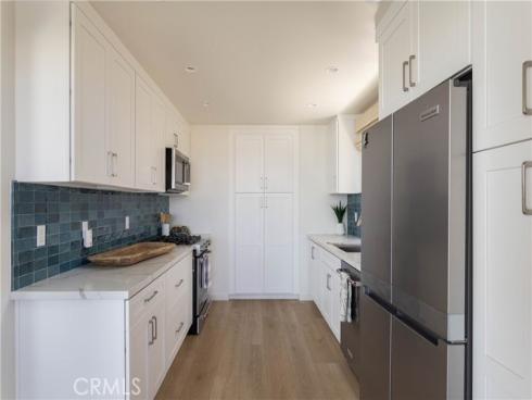 6704 W Oceanfront  , Newport Beach, CA