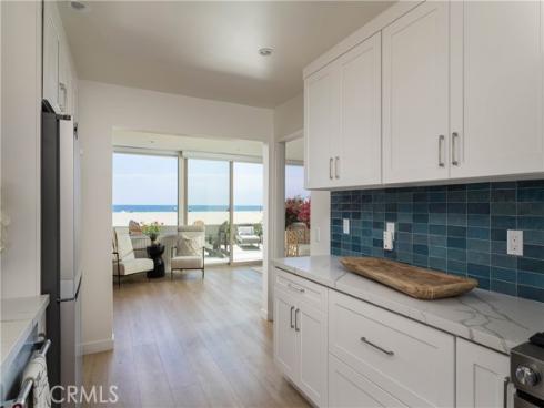 6704 W Oceanfront  , Newport Beach, CA