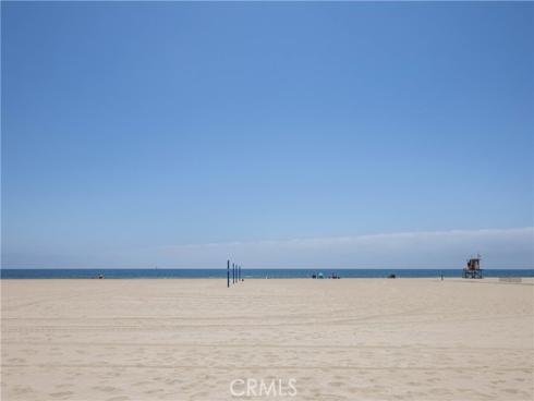 6704 W Oceanfront  , Newport Beach, CA