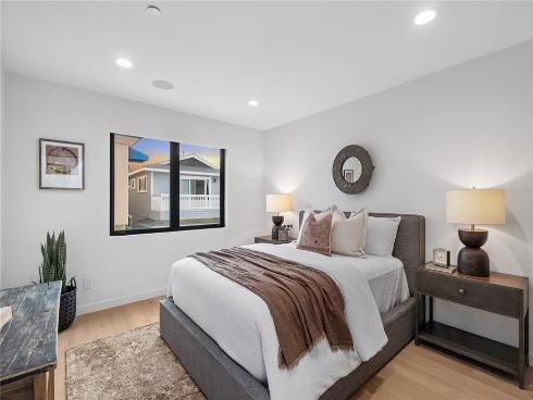 1717 E Ocean   Boulevard, Newport Beach, CA