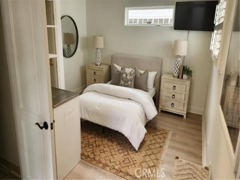 501  Aliso Ave.  , Newport Beach, CA
