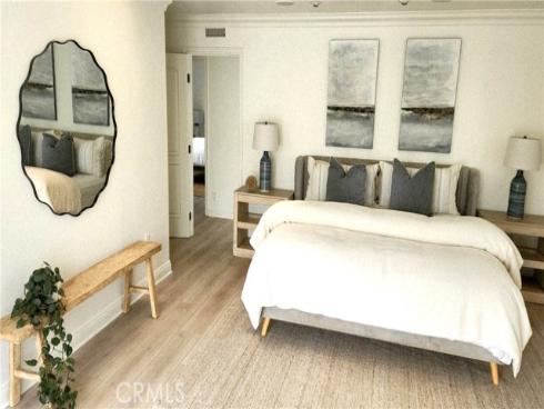 501  Aliso Ave.  , Newport Beach, CA