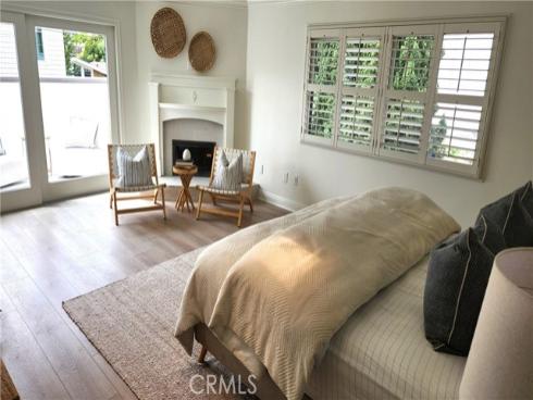501  Aliso Ave.  , Newport Beach, CA