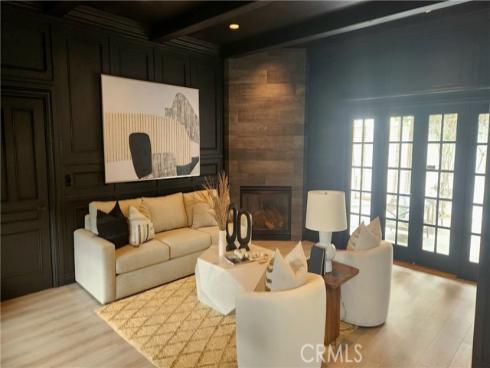 501  Aliso Ave.  , Newport Beach, CA