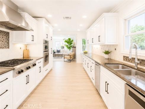 501  Aliso Ave.  , Newport Beach, CA