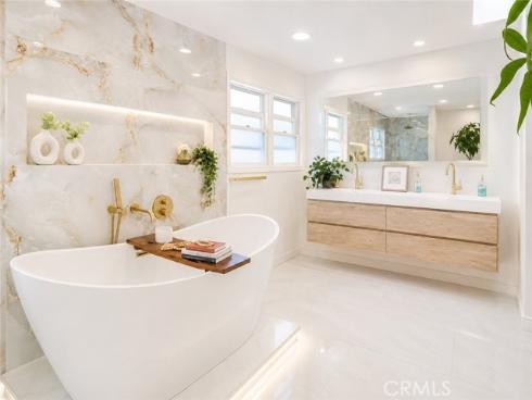 501  Aliso Ave.  , Newport Beach, CA