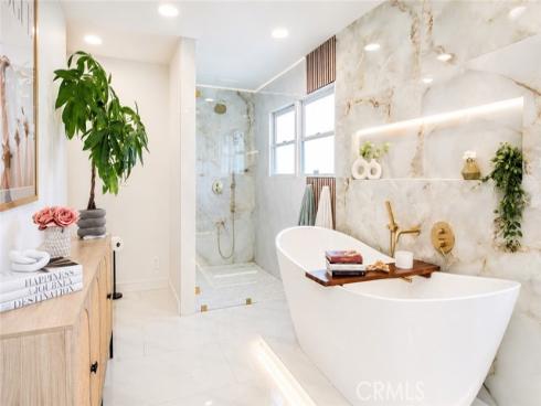 501  Aliso Ave.  , Newport Beach, CA