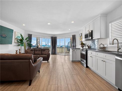 2212 W Oceanfront  , Newport Beach, CA