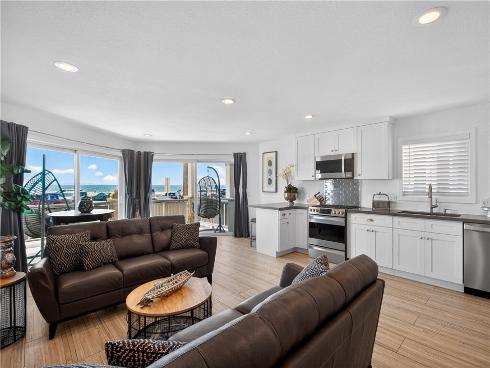 2212 W Oceanfront  , Newport Beach, CA