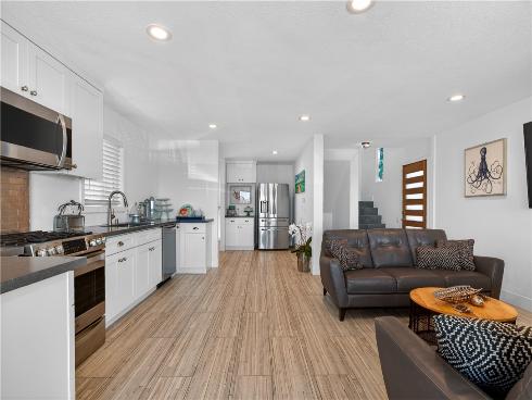2212 W Oceanfront  , Newport Beach, CA
