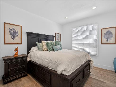 2212 W Oceanfront  , Newport Beach, CA