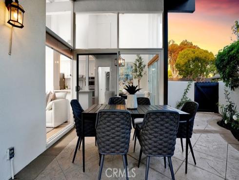 2211  Fortuna  , Newport Beach, CA