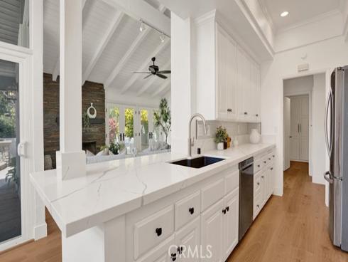 2211  Fortuna  , Newport Beach, CA