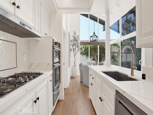 2211  Fortuna  , Newport Beach, CA