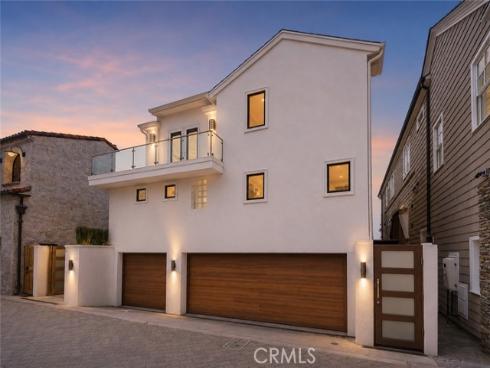 1554 E Oceanfront  , Newport Beach, CA
