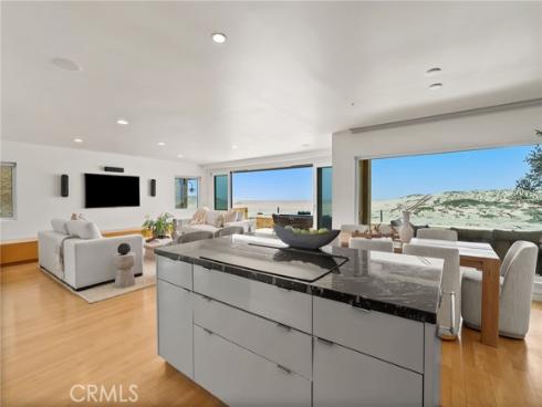 1554 E Oceanfront  , Newport Beach, CA