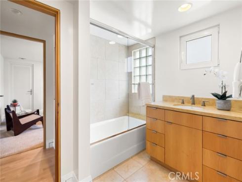 1554 E Oceanfront  , Newport Beach, CA