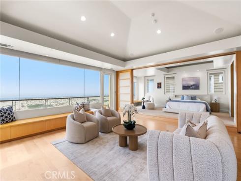 1554 E Oceanfront  , Newport Beach, CA