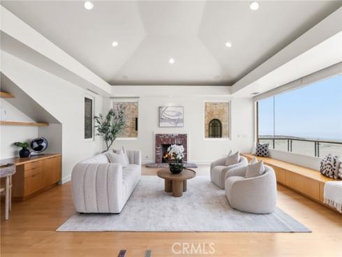 1554 E Oceanfront  , Newport Beach, CA